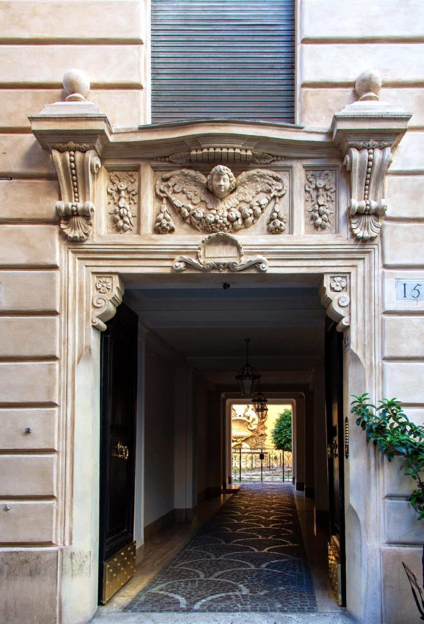 Bernini Stay, Next To Trevi Fountain Rome Buitenkant foto